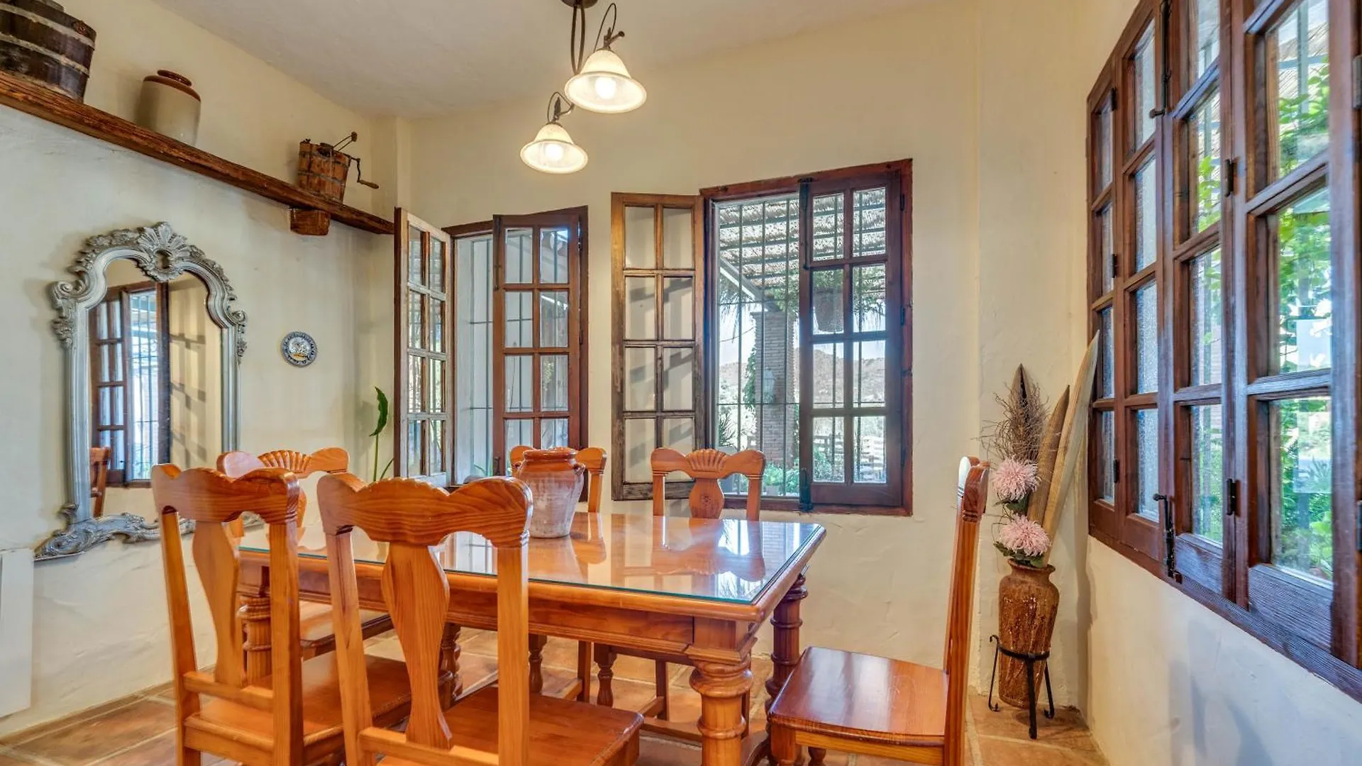 Hotel El Abuelo Guaro